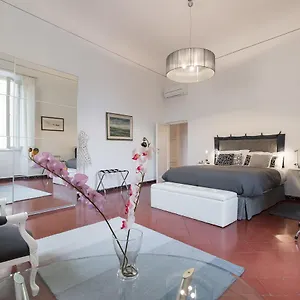 Holiday home Old Bridge: Historical And Chic, Florence
